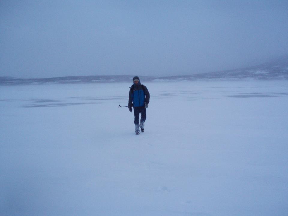 Ignacio Dean en invierno dando la vuelta al mundo caminando