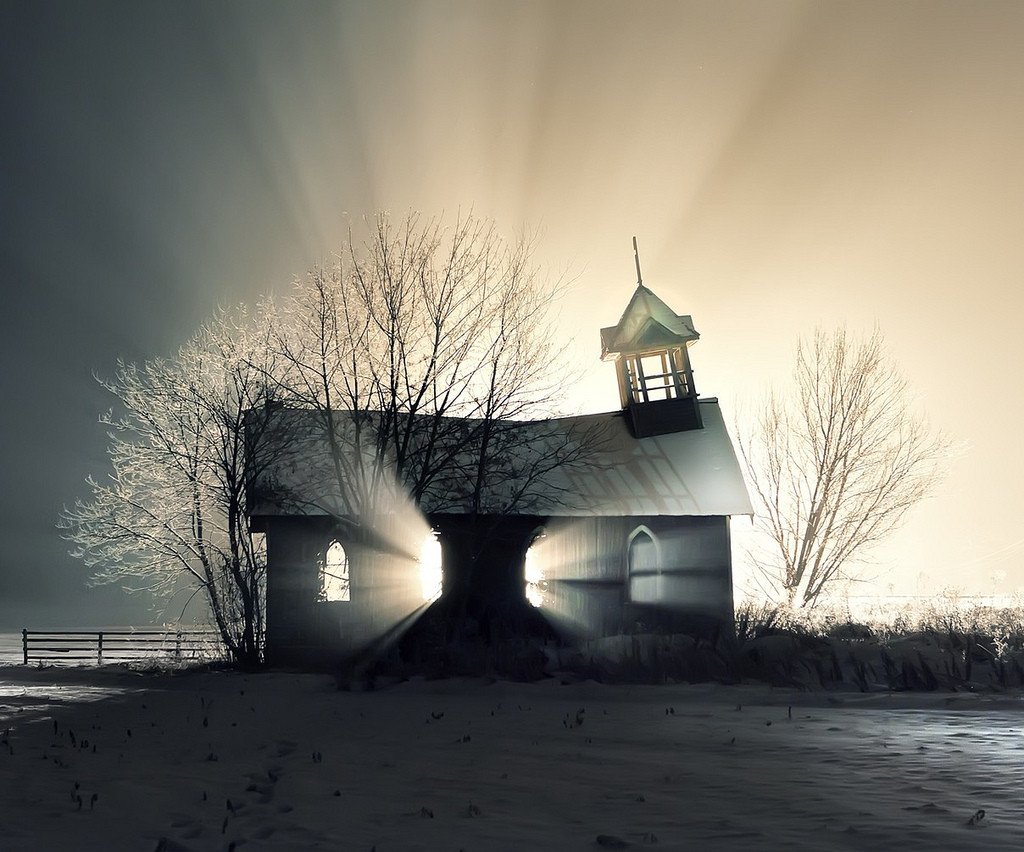 Casa fantasmagórica en un páramo nevado. Lugar indeterminado.
