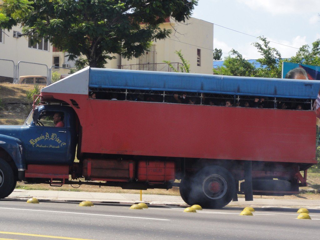 Cuba de mochilero, camiones de transporte