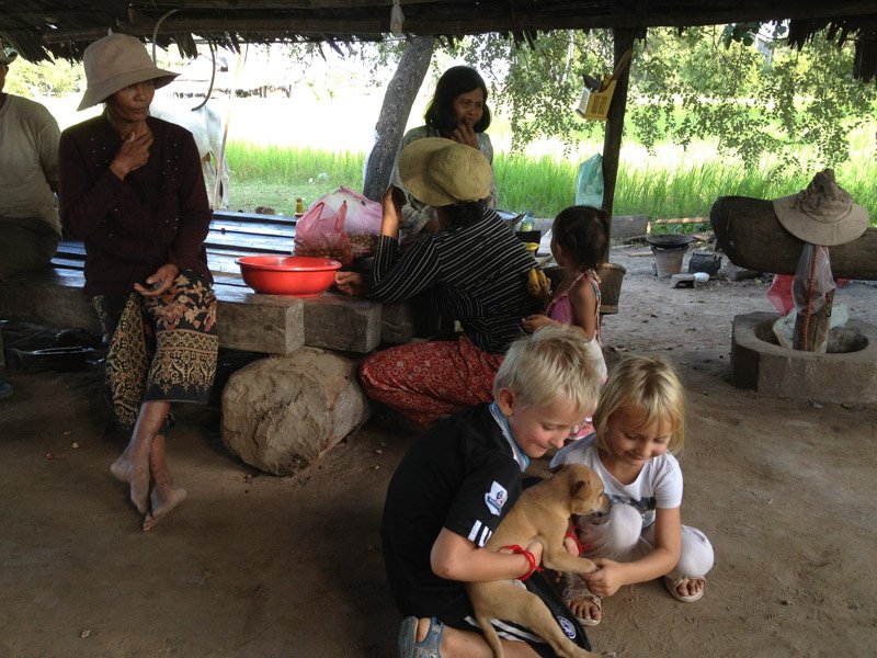 Voltalmon, vuelta al mundo en familia en Camboya
