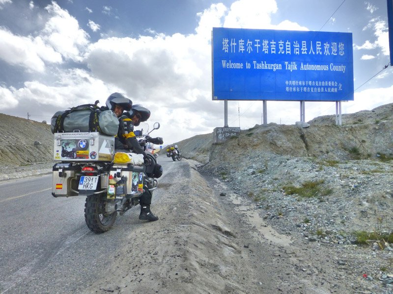 vuelta al mundo en moto en pareja por China