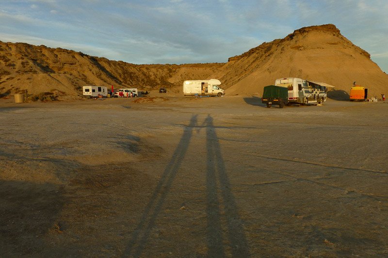 Vuelta al mundo en caravana: Atardecer de nochebuena en Playa Pardelas Argentina