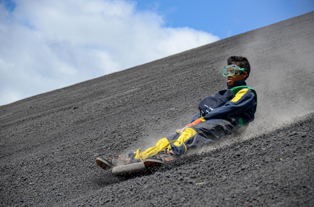 Sandboarding en el volcán Cerro Negro