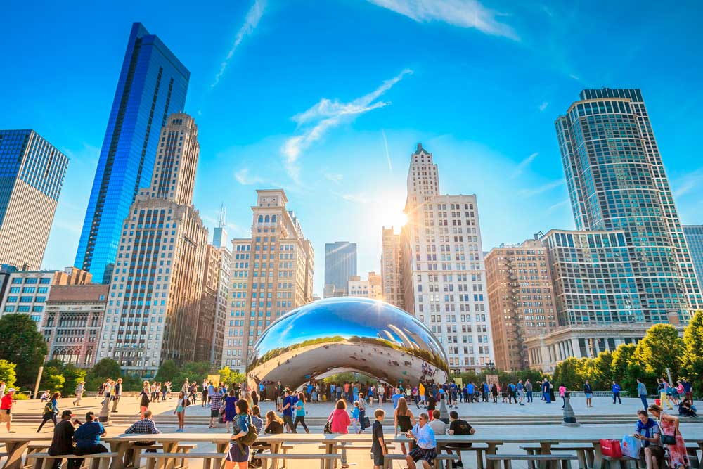 El icónica Cloud Gate de Chicago es una de las principales atracciones de la llamada ciudad del viento