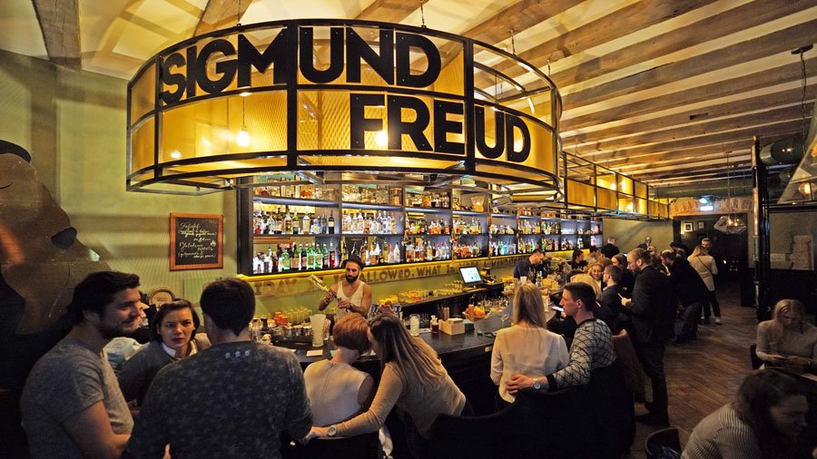 Dónde comer y beber en Tallin, el bar Sigmund Freud