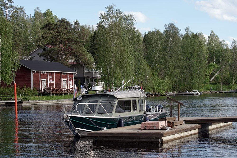 Embarcadero de Oravi en la Región de los Mil Lagos de Finlandia