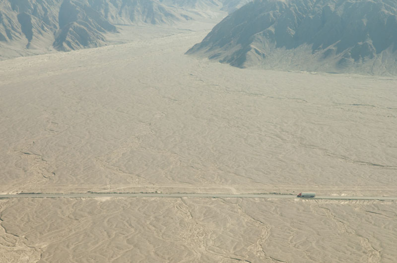 Carretera panamericana sur a su paso por Nazca, Perú