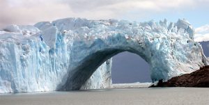 Arco del glaciar Perito Moreno
