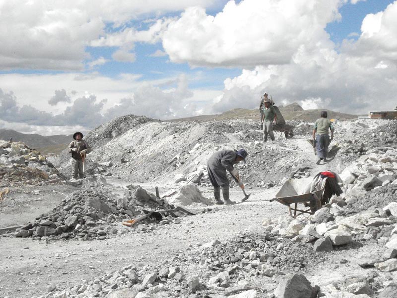 Mineros en las minas de Potosí