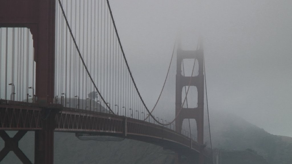 Puente Golden Gate de San Francisco con niebla