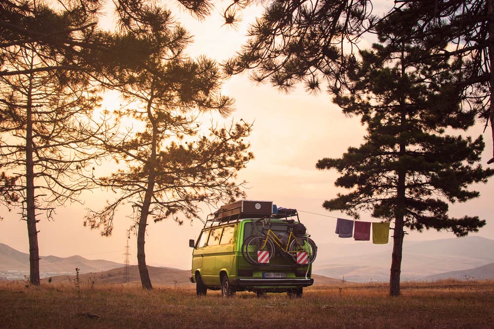Furgoneta Camper en exterior, mejores furgonetas para viajar. Foto: Shutterstock