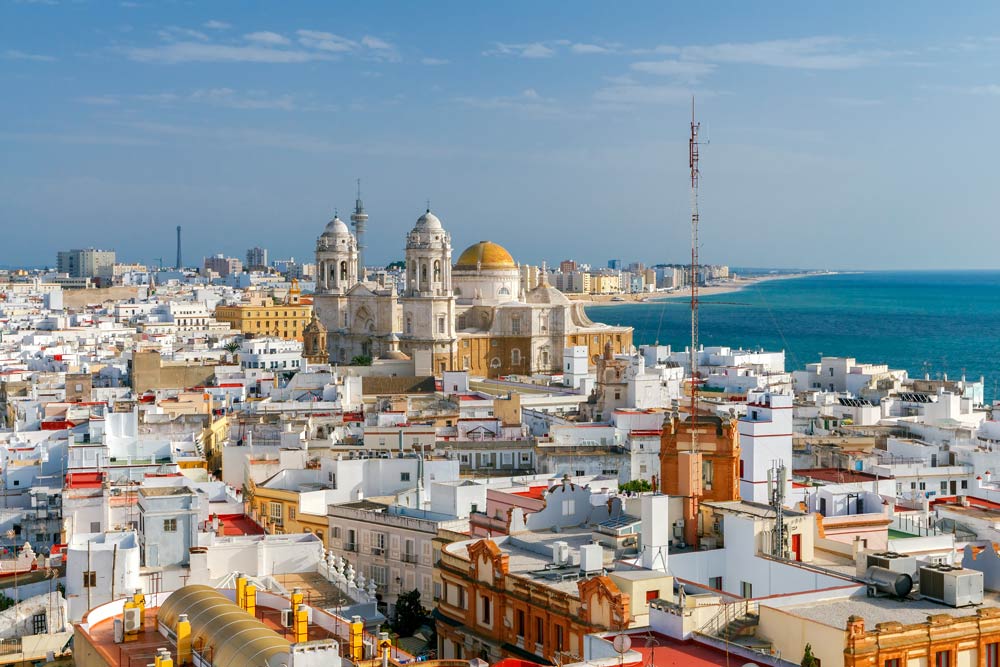 Viajar solo por España, panorámica de la ciudad de Cádiz
