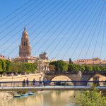 Free Tour Murcia: Panorámica del Río Segura con la torre de la Catedral de Murcia