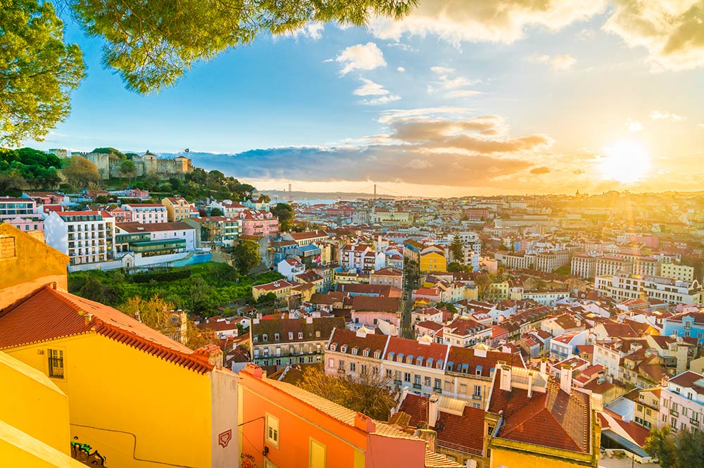 Vista panorámica de Lisboa (Portugal) al atardecer