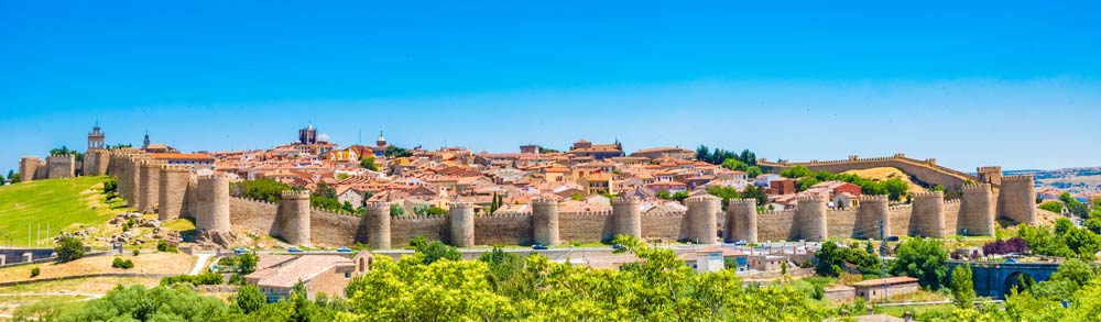 Panorámica de las murallas de Ávila