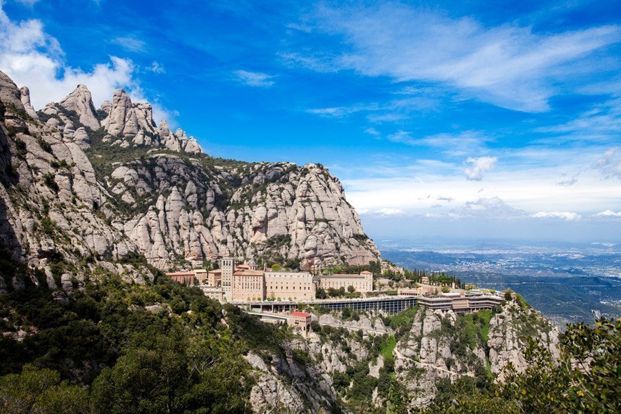 paisajes de Montserrat con el monasterior