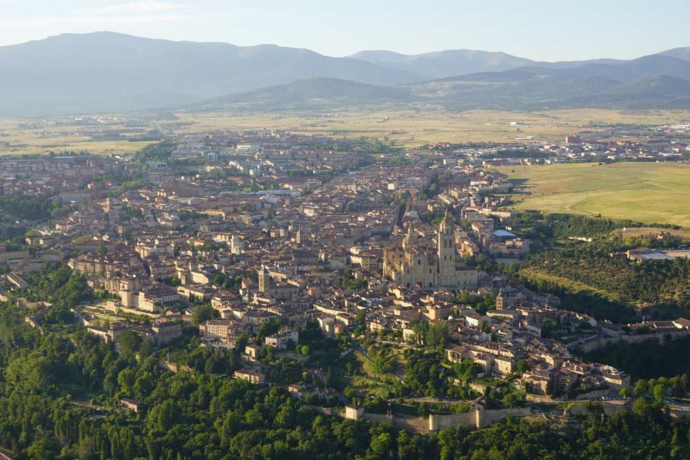 Montar en globo Segovia: vista aérea de la ciudad