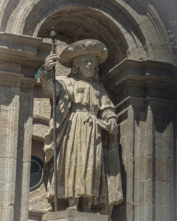 Escultura del Apostol Santiago en la Catedral de Santiago de Compostela