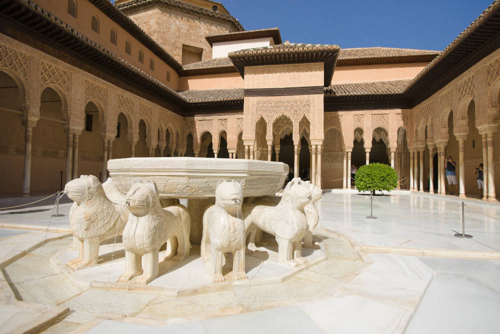 Free tour Granada: Patio de los leones