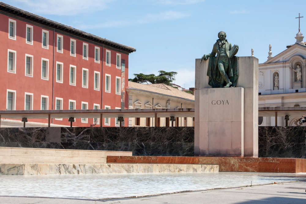 Monumento a Francisco Goya en Zaragoza