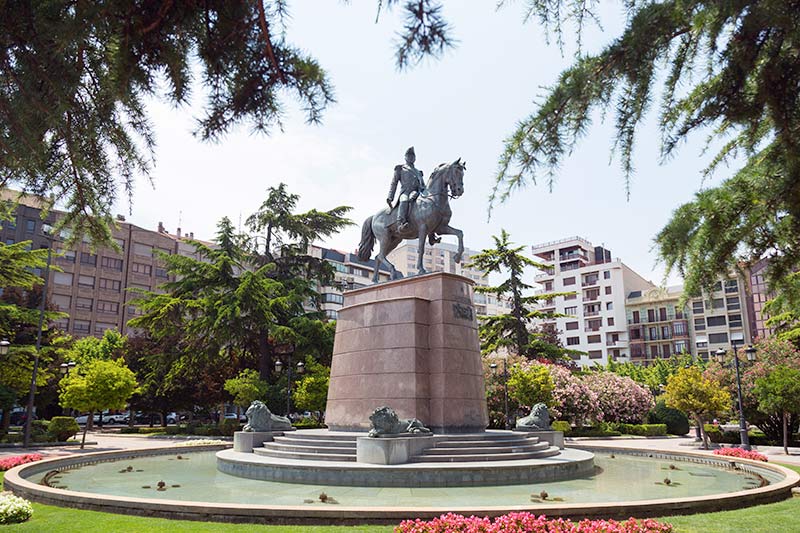 Free Tour Logroño: Estatua del General Espartero