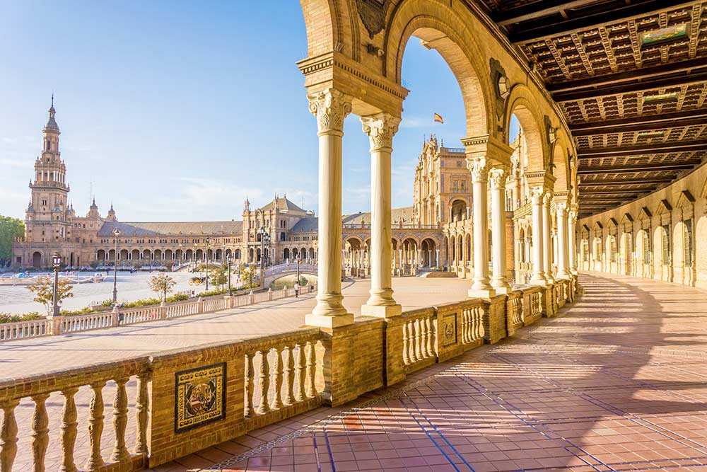 Plaza de España de Sevilla, destino donde viajar en agosto