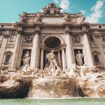 Consignas en Roma cerca de la Fontana Di Trevi