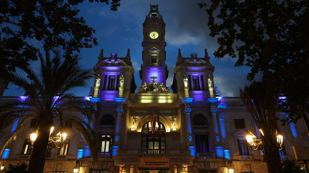 Ayuntamiento de Valencia de noche iluminado