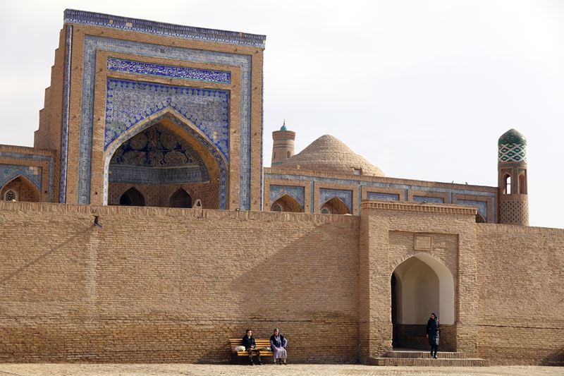 Exterior de la Madrasa Mohammed Rakhim Khan de Jiba