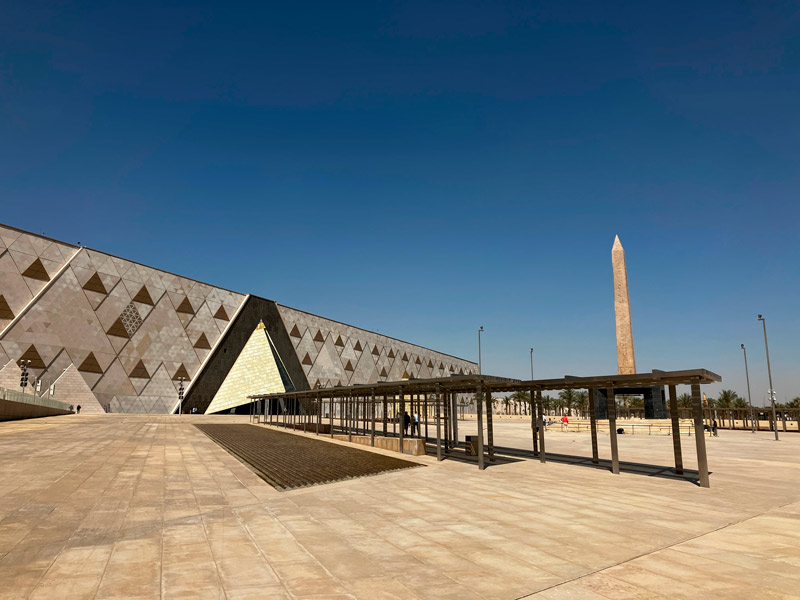 Exterior del nuevo Gran Museo Egipcio