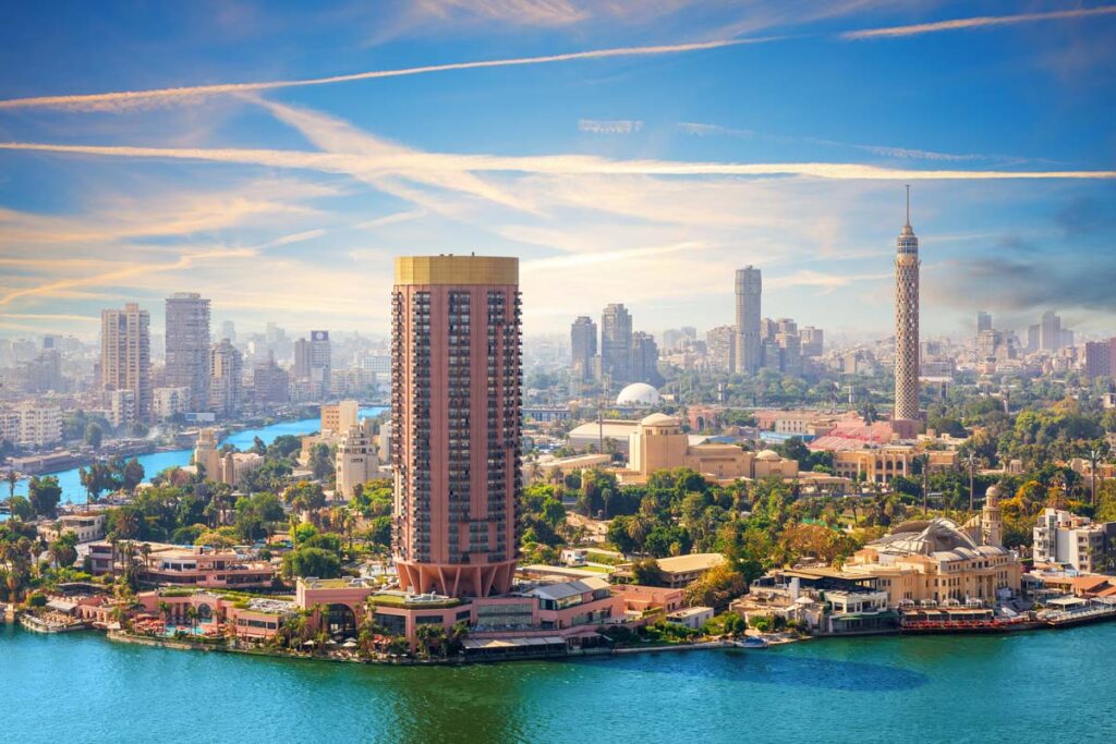 Vista aérea de la isla de Gezira en el Nilo al atardecer, El Cairo, Egipto