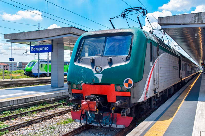 Estación de trenes de Bergamo (Italia)