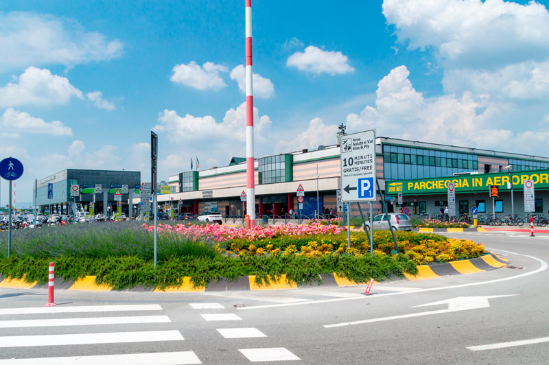 Exterior Aeropuerto Bérgamo