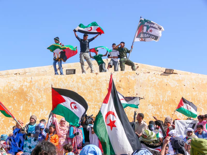 Manifestación del pueblo saharaui pidiendo la independencia del Sahara