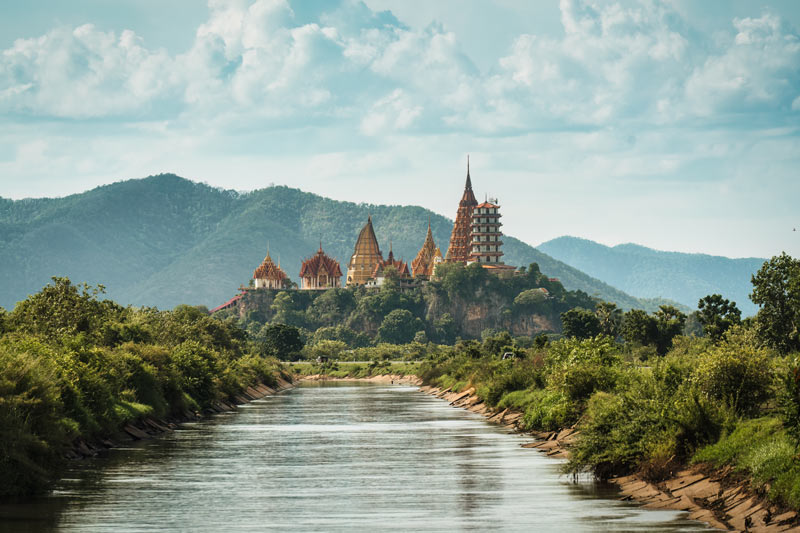 Famoso lugar de Wat Tham Sua, templo de la Cueva del Tigre