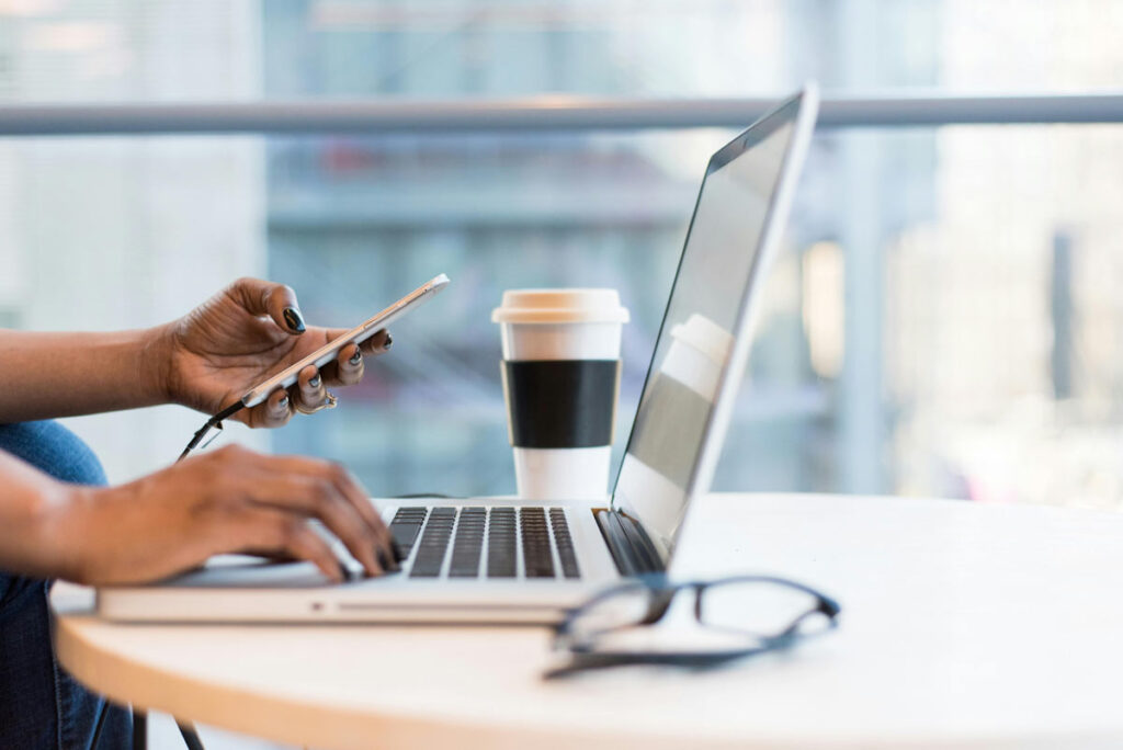como tener internet en el portatil fuera de casa
