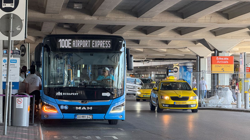 Cómo llegar desde el aeropuerto de Budapest al centro en el bus 100E