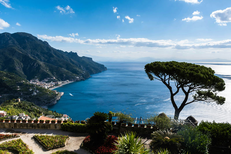 Panorámica de la Costa Amalfitana: Ravello, Salerno, Italia